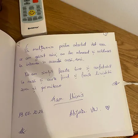 Tatil Evi Casuta Ursilor , Navodari