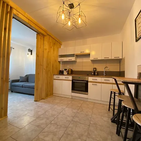 Casuta Ursilor , Navodari *