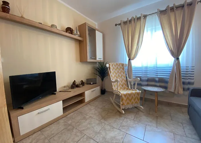 Holiday home Casuta Ursilor , Navodari *